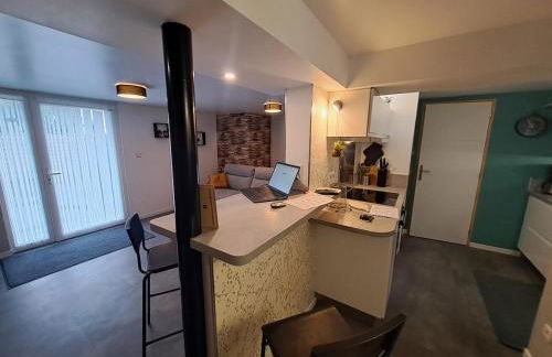 Studio moderne, cosy, parking, parfait en duo - Photo 2