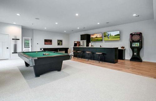 6BR Sand Valley Lodge with Hot Tub Bar & Putting Green - Foto 4