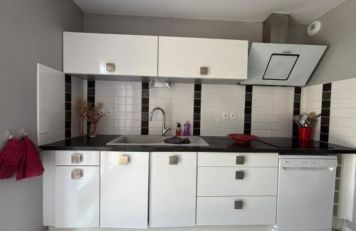 Jolie Colombe, maison 3 ch 2 sdb beau jardin terrasse aménagée à 15 mn à pied de la mer du centre Port en Bessin proche golf et d'Omaha Beach et Bayeux - Photo 15