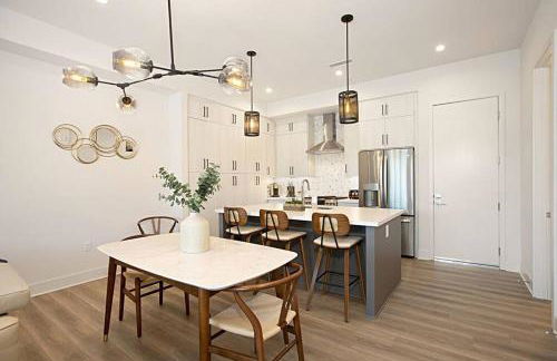 Luxury NEW Residence with Private Rooftop, Downtown in minutes - Foto 34