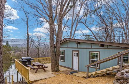 Lazy Lake 3BR Cabin w/ Mtn Views + Hot Tub +Wi-Fi - Foto 26