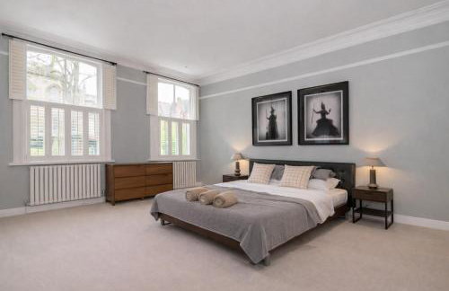 Stylish Leeds City Centre Retreat with Private Terrace & Hottub - Foto 1