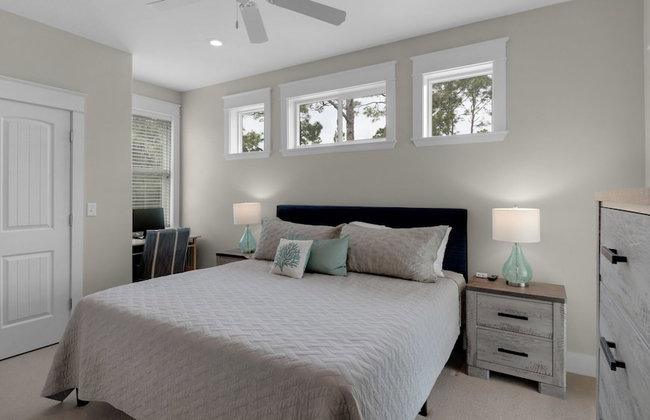 Beach Cottage w/ Backyard Oasis - Quiet Neighborhood in BMB - Foto 4