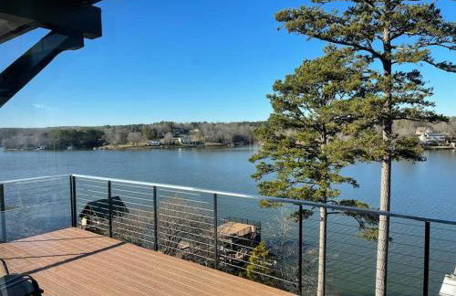 Modern Lakefront Views at Lake Hickory Haven - Foto 1