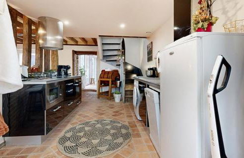 Amazing Home In Neuilly Le Vendin - Photo 3