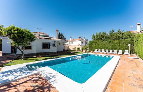 Villa con piscina en Churriana - Photo 2