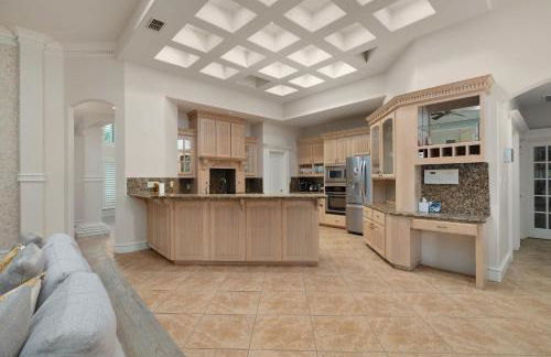 Valley Getaway! Pool House - Photo 7