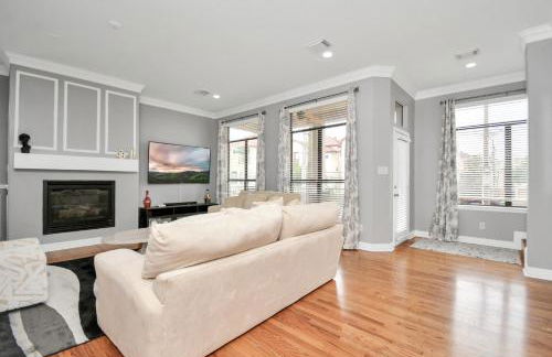 3BR 3Ba Upscale Luxury Home in The Heights - Foto 51