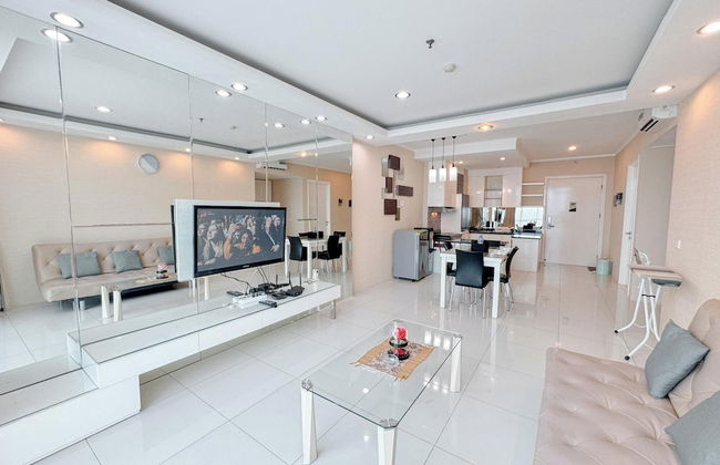 Restful And Simple 2Br At The Via And The Vue Apartment - Photo 16