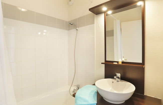 3 bedroom Apartment in Font-Romeu-Odeillo-Via with swimming pool and garden - Photo 7