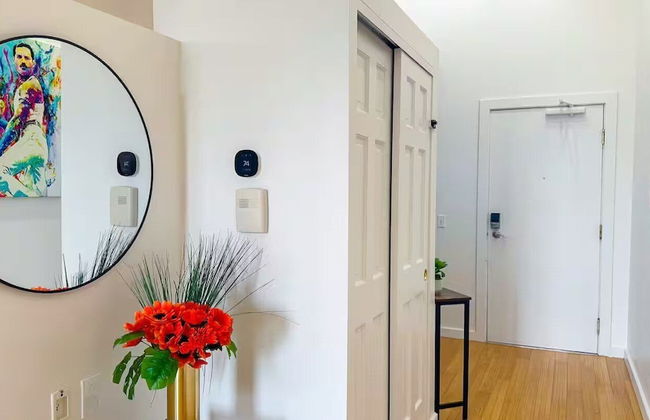 Downtown Cleveland: Steps To Sports & Events 2 Bedroom Condo by RedAwning - Foto 30