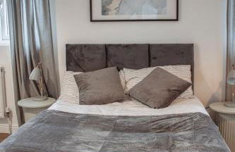 Spacious & Modern 8-Bed Home - Sleeps 13 - Parking - Foto 31