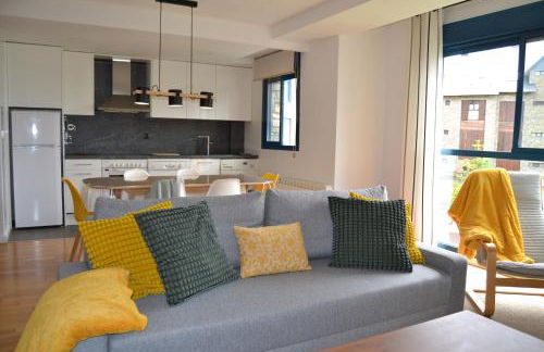 Ventanal de Saras Petfriendly Garaje Trastero y Chimenea - Arafita Apartamentos - Photo 45