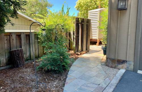 King Bed-Peaceful Modern Cottage-Garden Setting - Foto 7