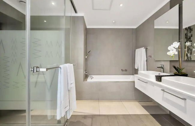 This Lovely Family u Which Accomodates 4 People is Located on 5th Floor - Photo 6