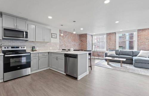 King Beds J and K on Main Luxury Apartment 406 - Foto 8