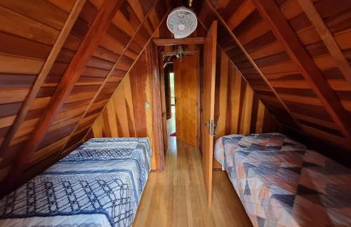 Chalé europeu com vista para natureza no interior - Foto 19