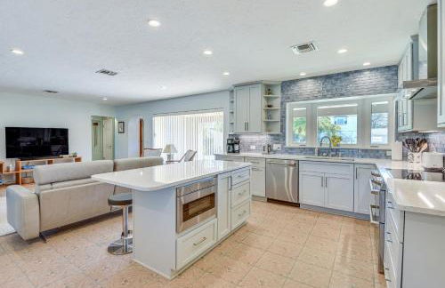 Waterfront Palmetto Home with Private Pool and Dock! - Foto 3