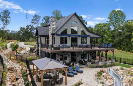 Gray Fox Lodge by Avantstay Waterslide Pool, Theater Sleeps 21 - Foto 24