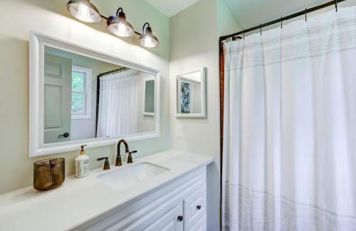 Luxury Mountain Retreat - 4 King Suites & Hot Tub - Photo 45