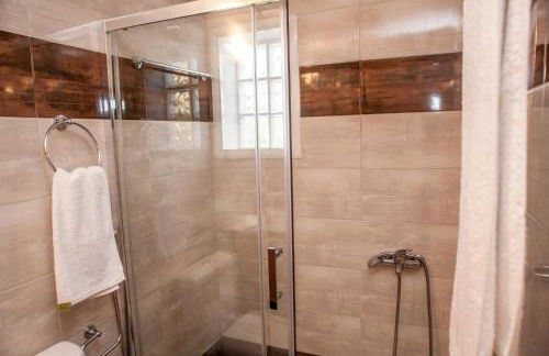 Plagia's Sunset Apartments - Photo 28