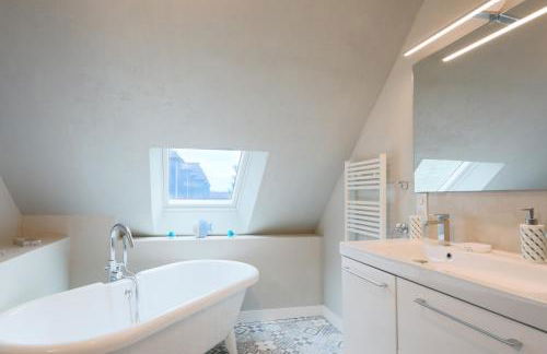 Le clos du Verdelet vue mer piscine - Photo 21