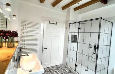 Moderne Altbauwohnung im Grünen - Foto 12