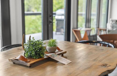 Luxury Hot-Tub WiFi - A Red River Barnhouse - Foto 16