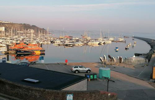 Two Sails Brixham - Spacious modern family seaside home - parking - wood-burner - dog friendly - Photo 43