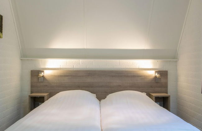 Cozy Woodland Getaway - Photo 2