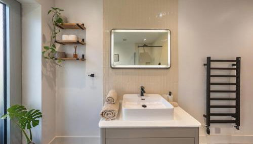 Lodge Barn Annexe - Photo 4, towels, heating