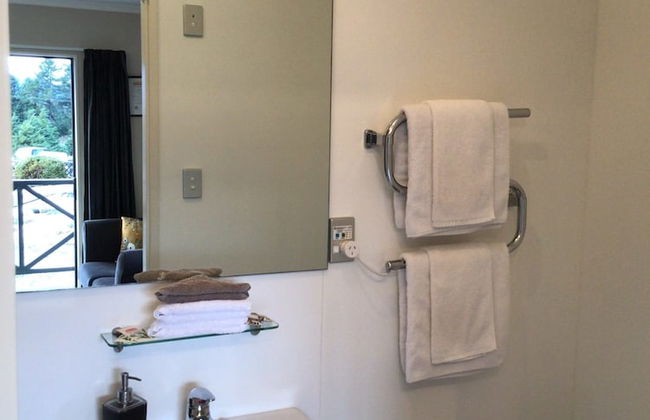 Fiordland Great Views Holiday Park - Photo 32