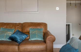 Parking - Garden - Views - M4 Work Stay - Photo 15