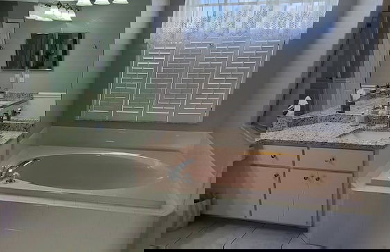 Broadmoor House 3BR 2BA w Heated Pool Sleeps 6 - Foto 20