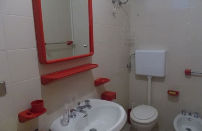 Comfortable Apartment Near the Beach - Photo 11