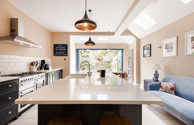 Spectacular Shepherds Bush Home Close to Westfield - Photo 18