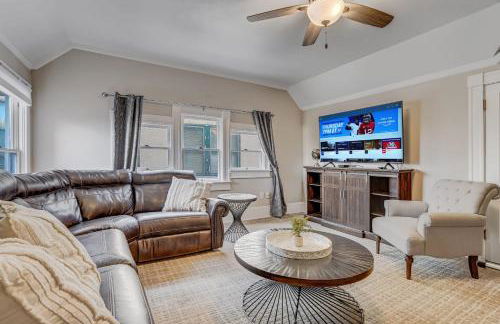 Crescent Penthouse - Downtown Hot Tub Golf Foos - Foto 1