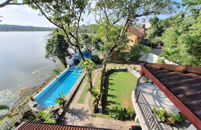 MYH - Lake Front Pvt Villa - Photo 18