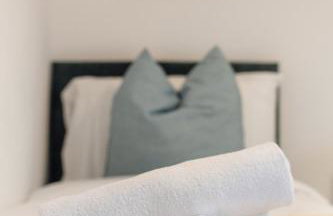 Spacious Retreat 5 Beds Sleeps 8 Free Parking - Foto 10