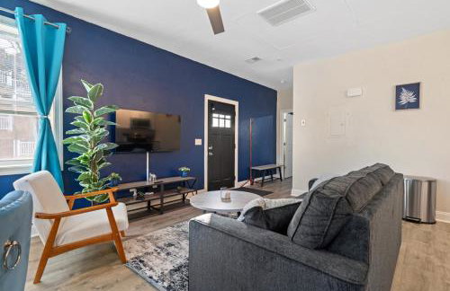 Cozy King Bed Suite with Free Parking - Foto 4