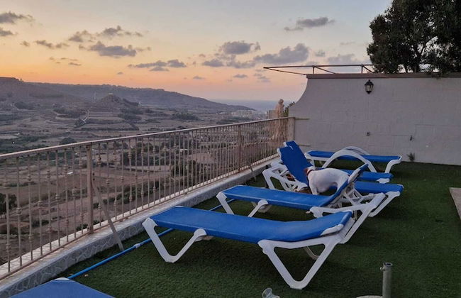 Modern 4-bed Home in Ix-xaghra, Valley View Pool - Foto 26