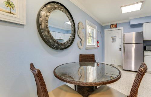 Walk to Beaches and Gulf Indian Rocks Beach Duplex! - Foto 6