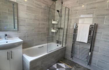 Modern 3 bedroom House with garden & private parking - Foto 11