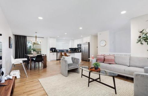 Spacious and Cozy 5 Bed 3 Bath Vacation House W 2 King 3 Queen! Sleep 12! 15Min to Red Rocks - Foto 6