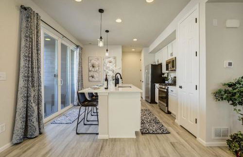 New Briargate Townhome - Mtn Views - Garage - Foto 8