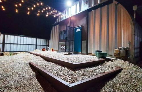Hill Country Hangar with hottub, 7 minutes from the river and lake - Foto 65