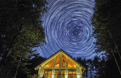 Beautiful Two-Bedroom Cabin Rental Set in the Forests of the Berkshires, Massachusetts - Foto 22