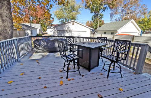 Fenced backyard, deck, pet-friendly home - Photo 21