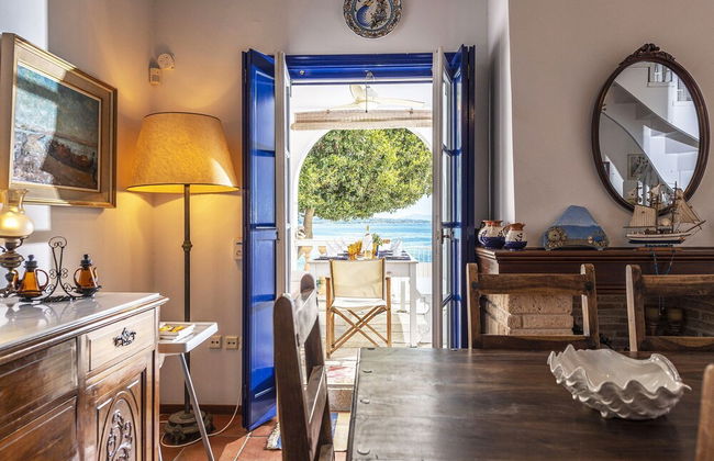 Beachfront Spetses Spectacular Fully Equipped Traditional Villa Families,groups - Photo 14