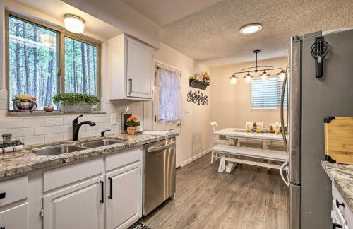 Renovated Cottage with Fire Pit in Munds Park! - Foto 11